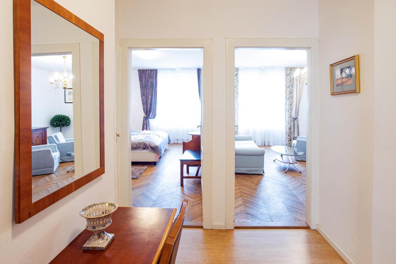 Melissa Apartments カルロヴィ・ヴァリ エクステリア 写真
