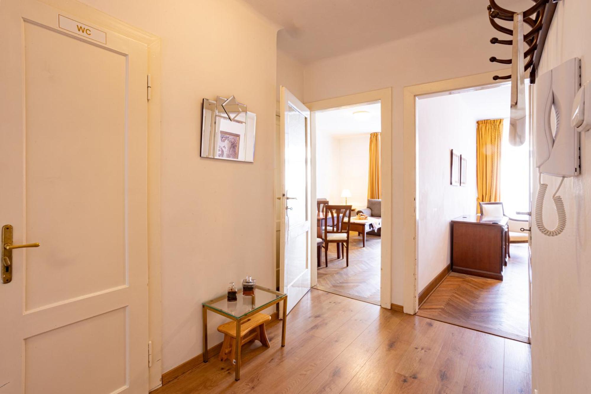 Melissa Apartments カルロヴィ・ヴァリ エクステリア 写真